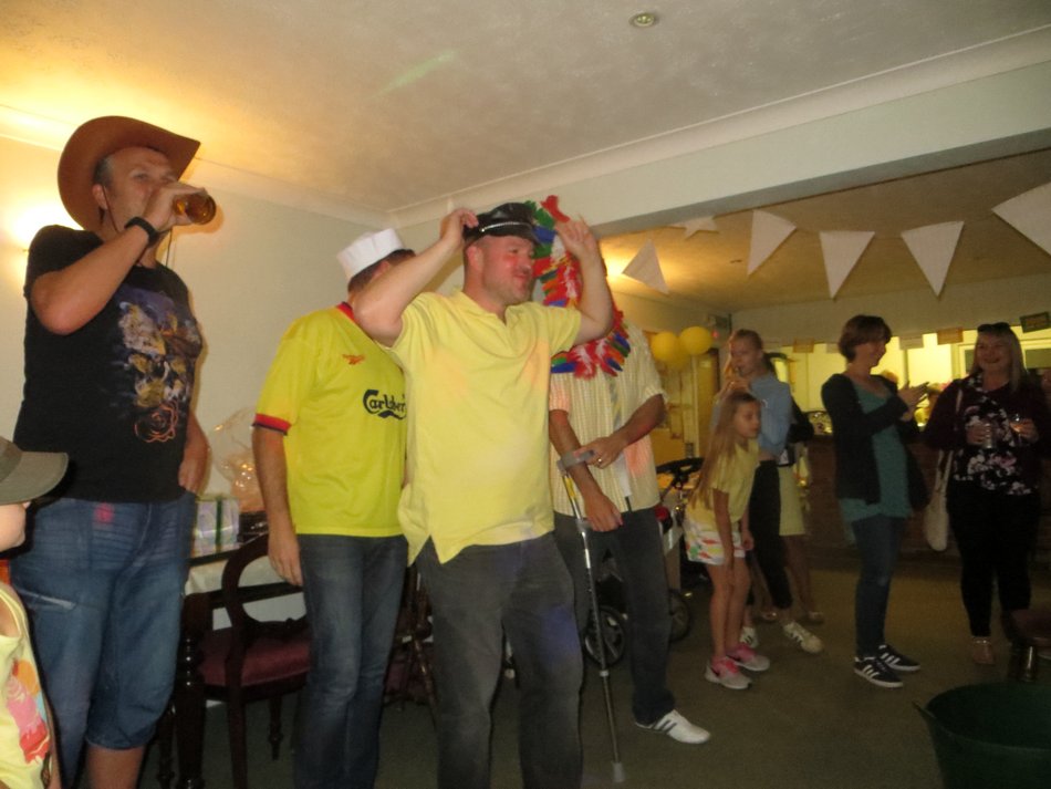 yellow_party_essex_air_ambulance_feering_2016-09-24 19-11-36